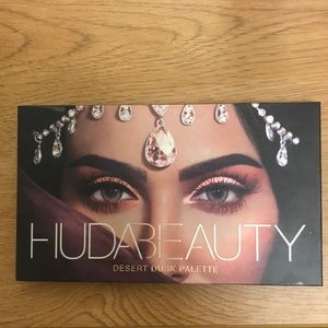 Huda Beauty Desert Dusk Palette
